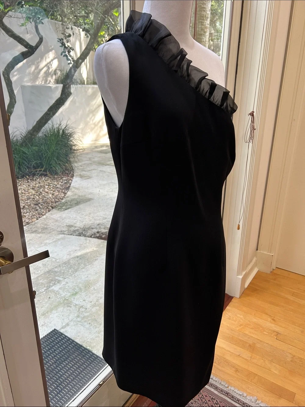 Maggy London Black One-Shoulder Ruffle-Trim Dress